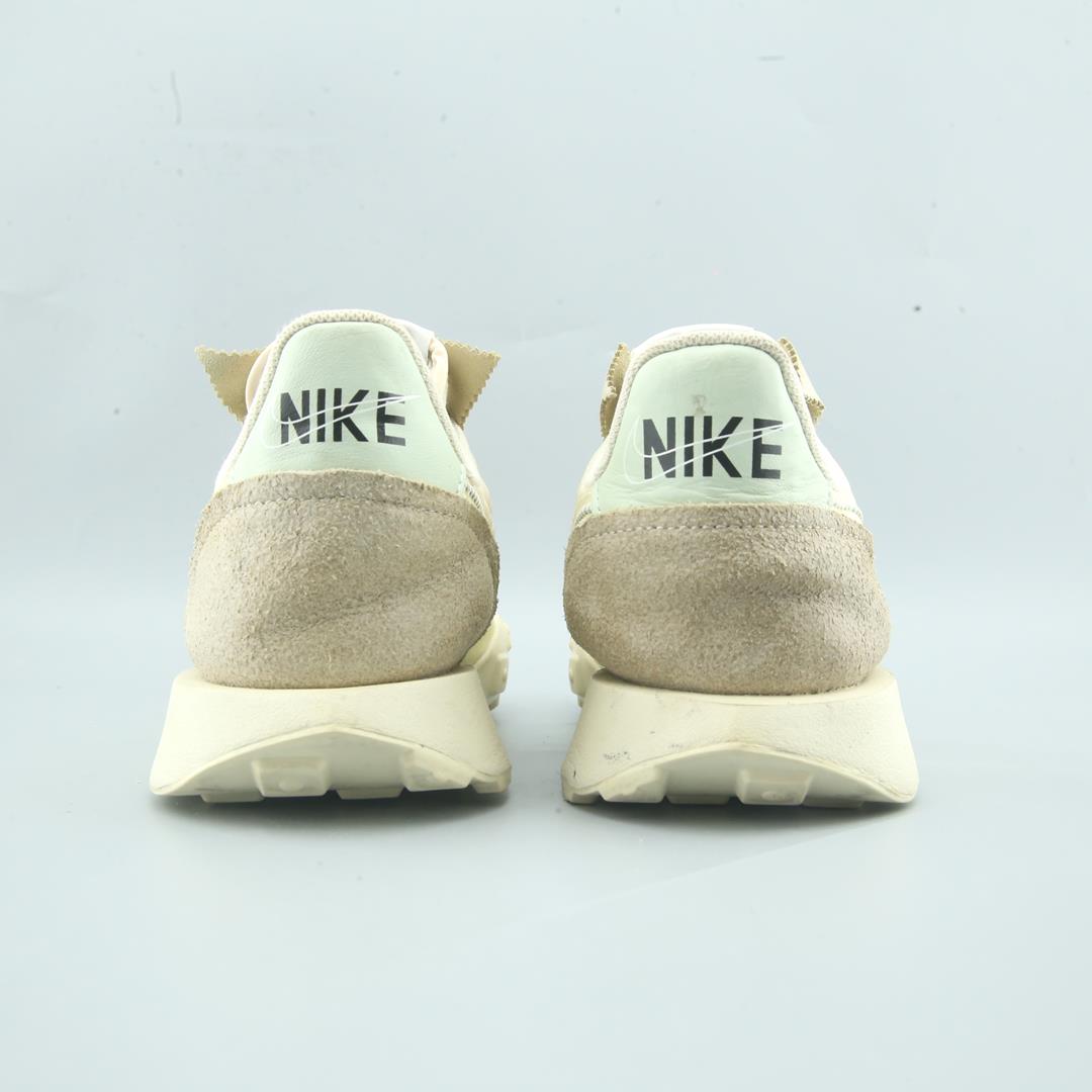 NIKE WAFFLE RACER