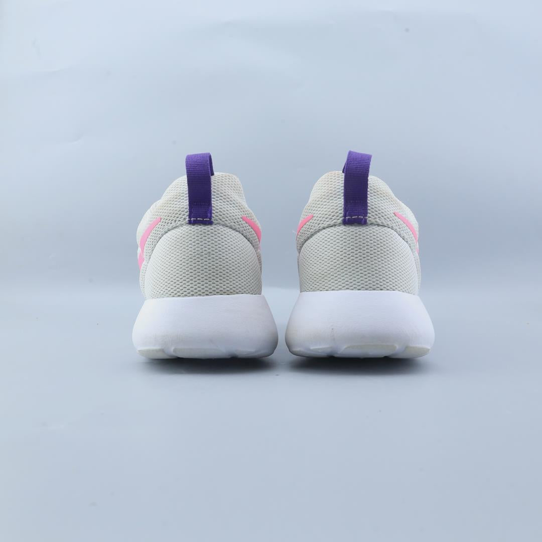NIKE ROSHE ONE