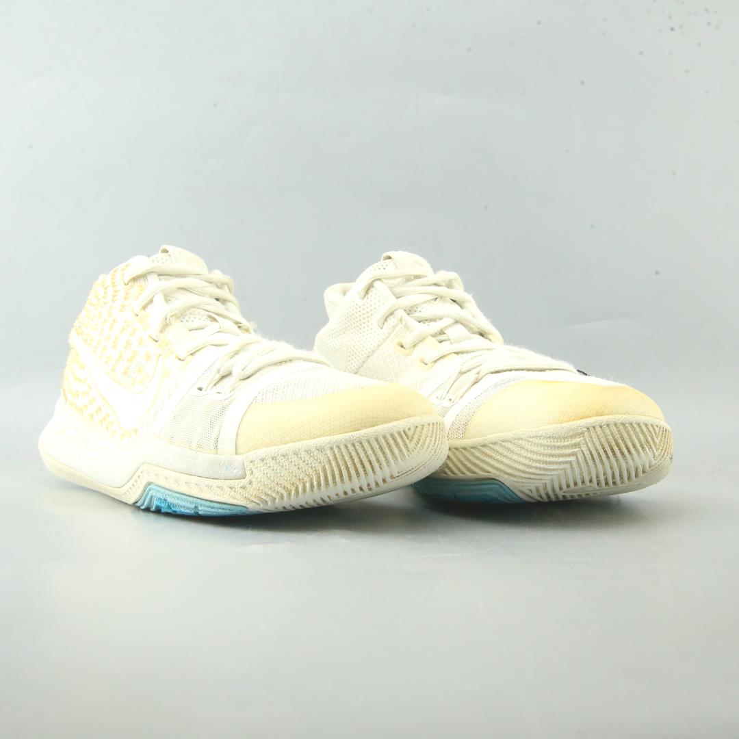 NIKE  KYRIE 3