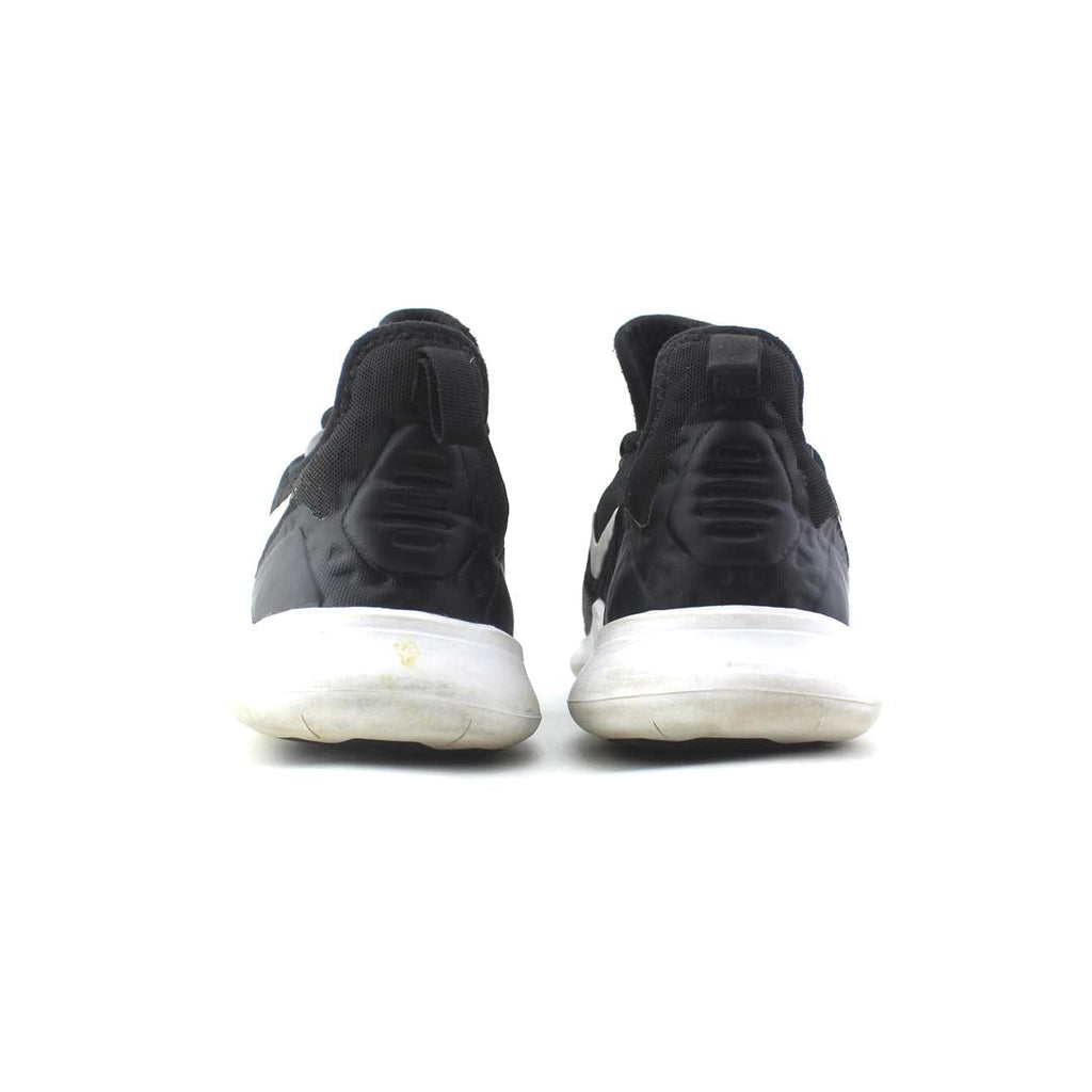 NIKE FREE TR 8