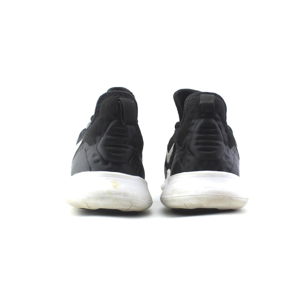 NIKE FREE TR 8