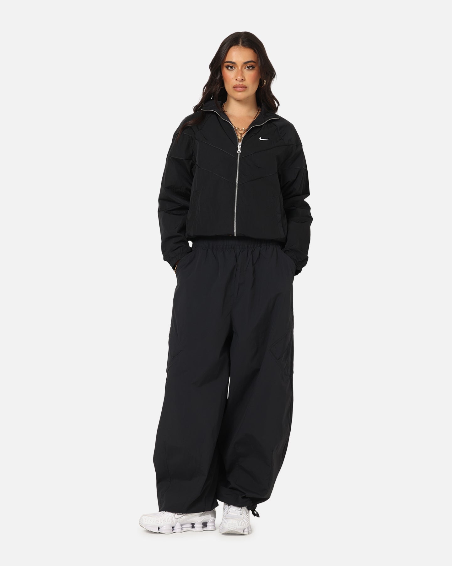 Nike Women's Sportswear Loose UV Woven Full-Zip Jacket Brown/Black