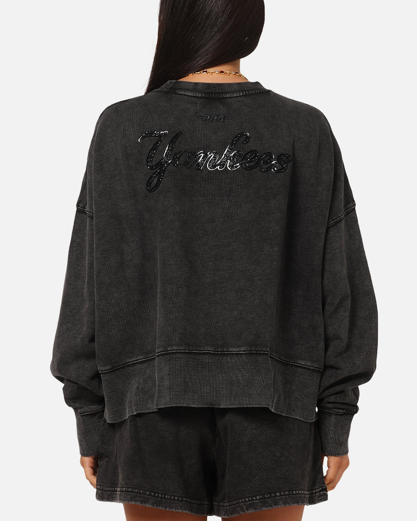 Pro Standard Women's New York Yankees Washed Crystaline Crewneck Washed Black