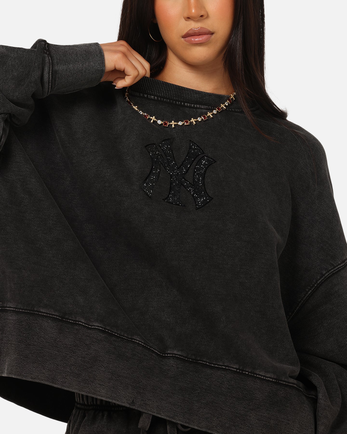 Pro Standard Women's New York Yankees Washed Crystaline Crewneck Washed Black