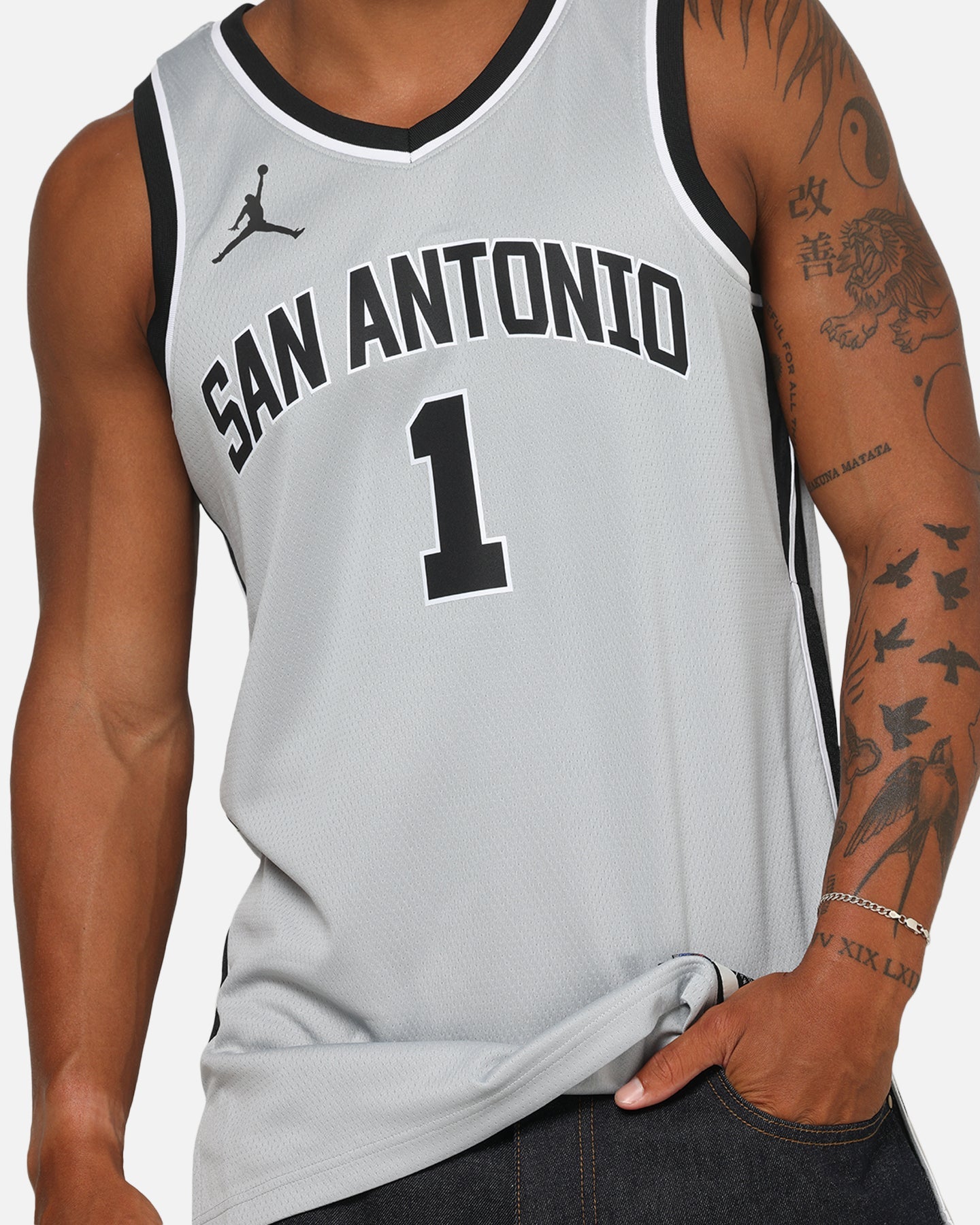 Nike Victor Wembanyama San Antonio Spurs 2025/26 Statement Edition Dri-FIT NBA Swingman Jersey Silver