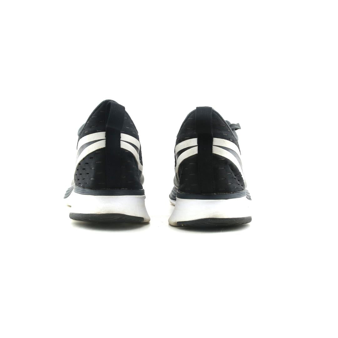 NIKE ZOOM STRIKE 2