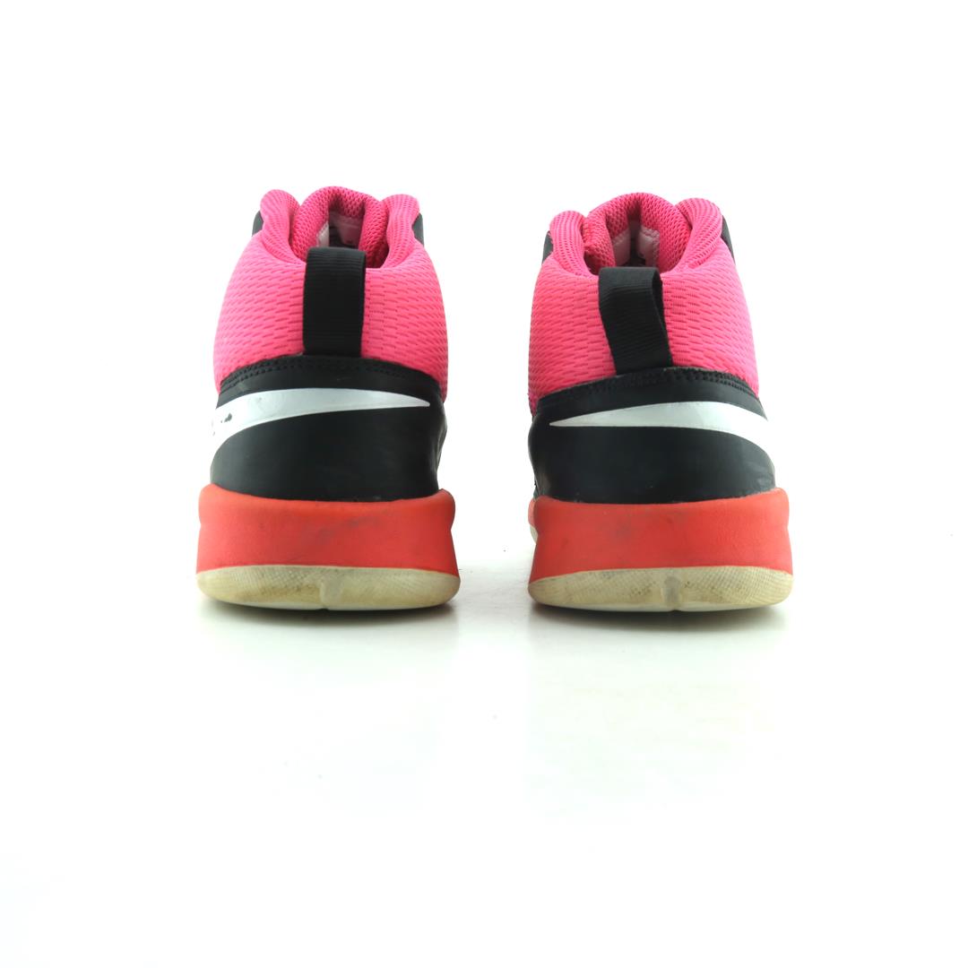 NIKE TEAM HUSTLE D 7