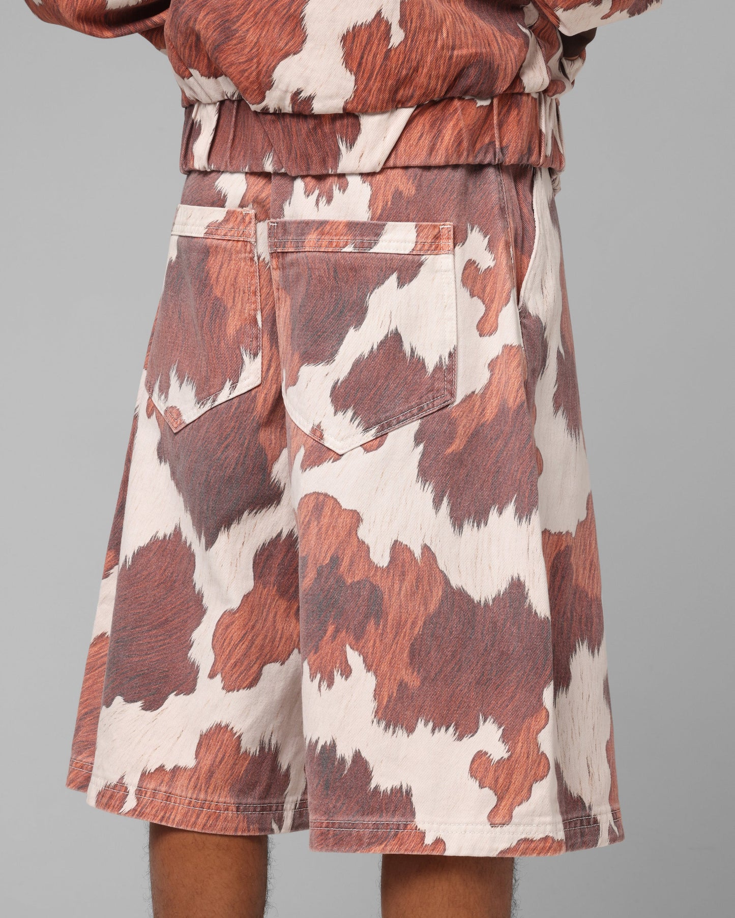 Loiter Hide Jorts Cowhide