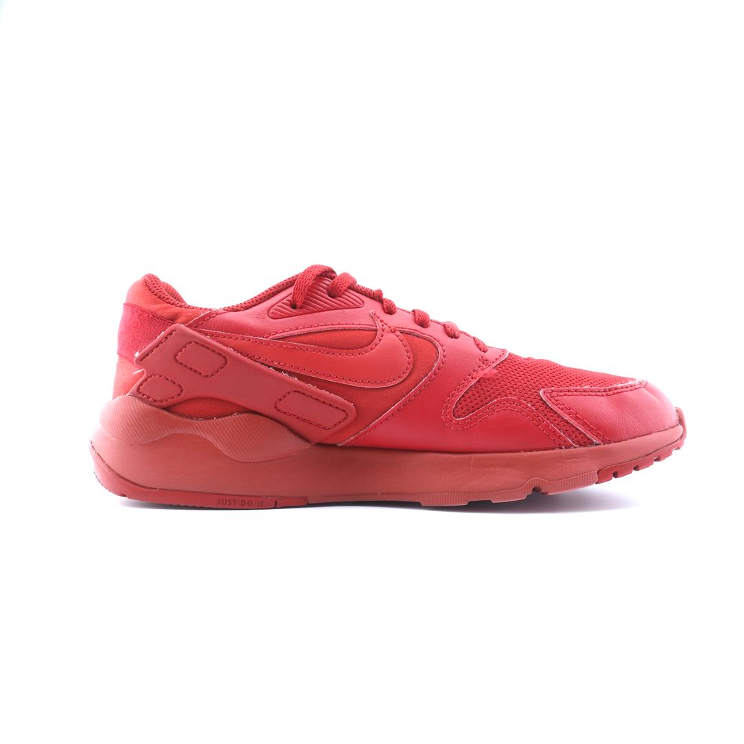 NIKE LD VICTORY