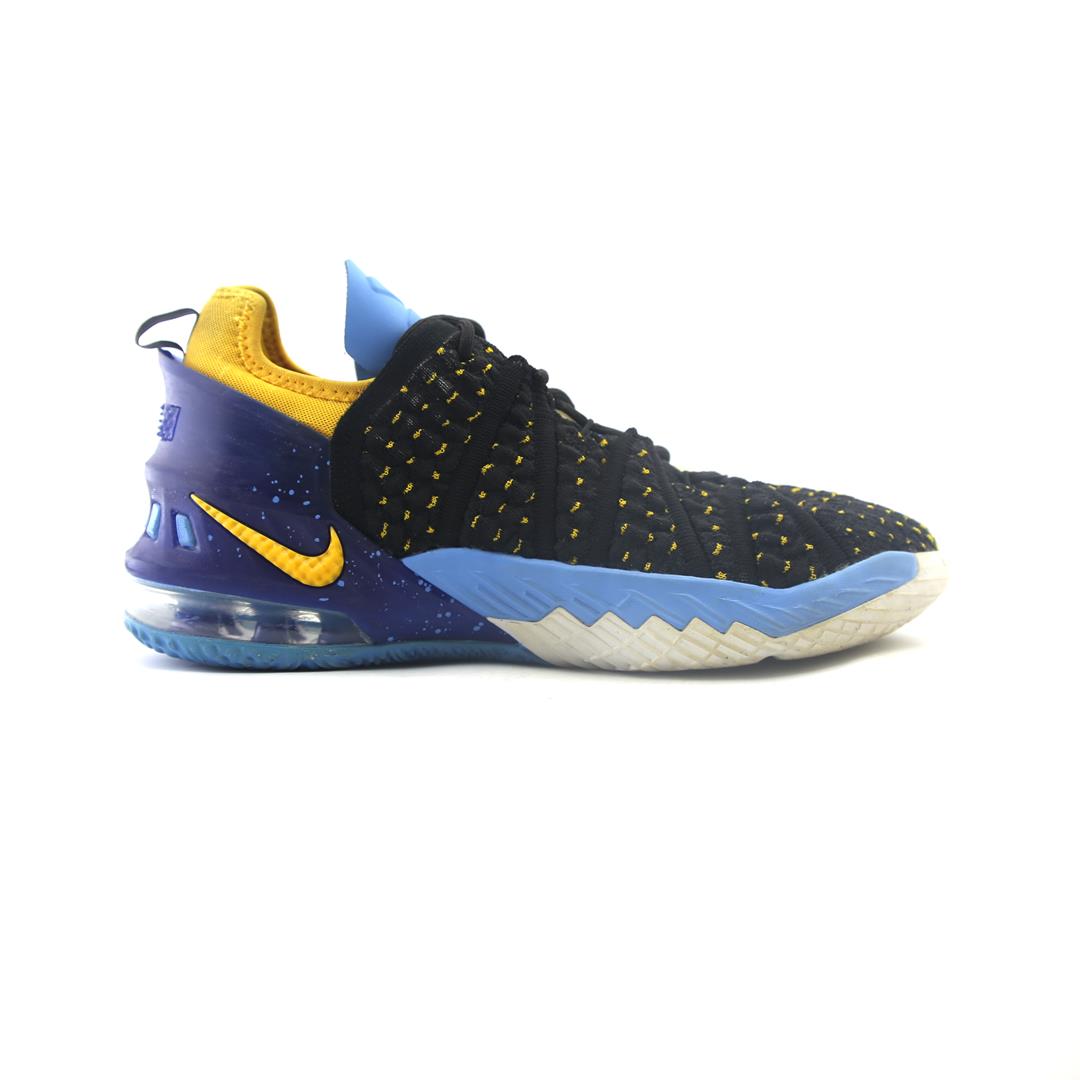 NIKE  LEBRON 18