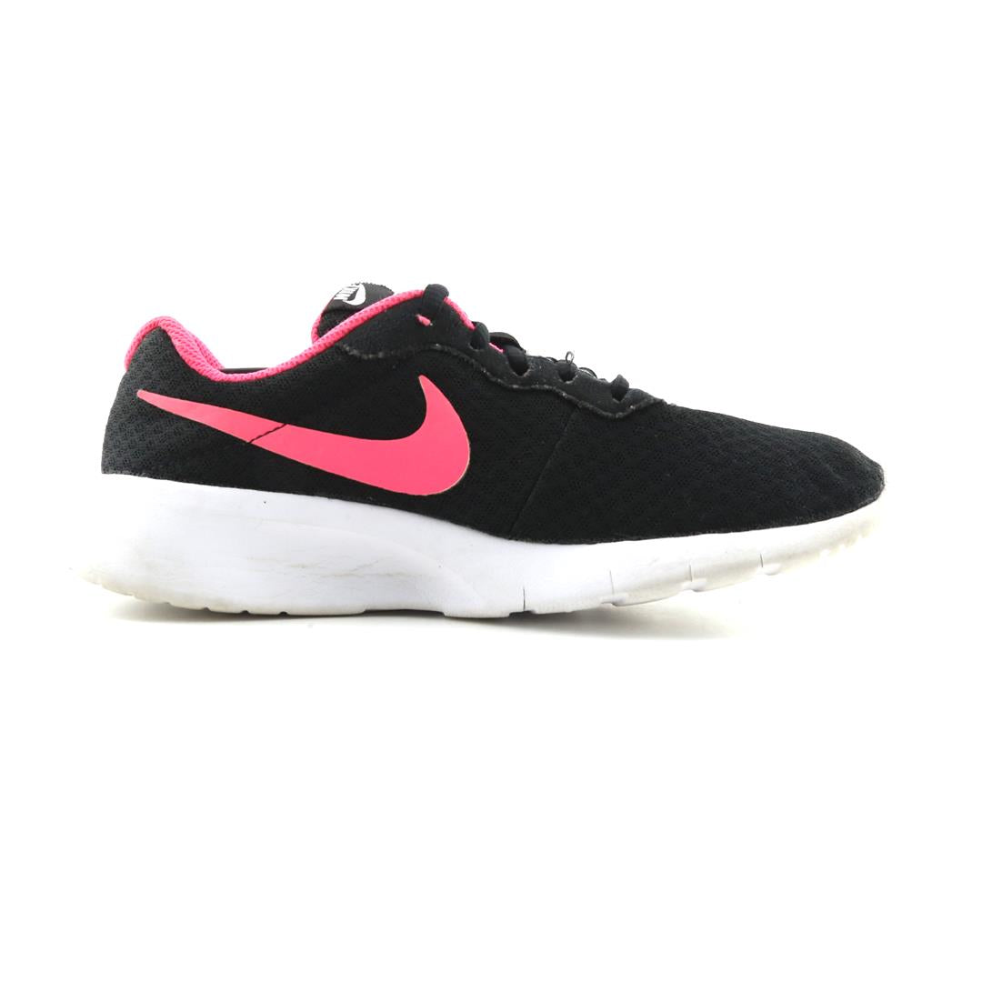 NIKE TANJUN
