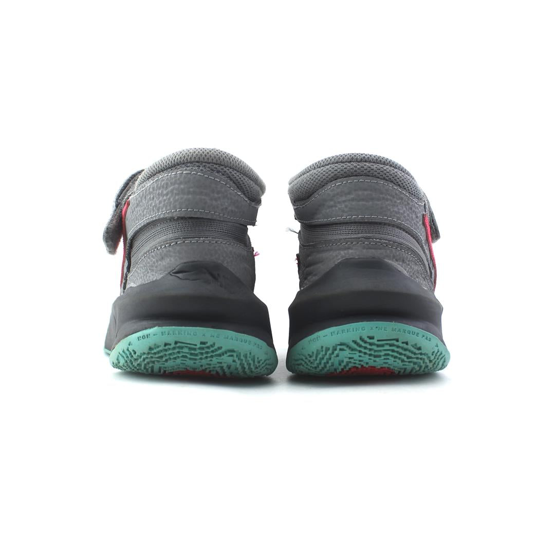 NIKE TEAM HUSTLE D 10