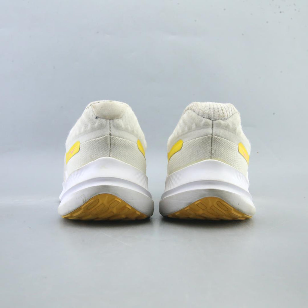 NIKE QUEST 5