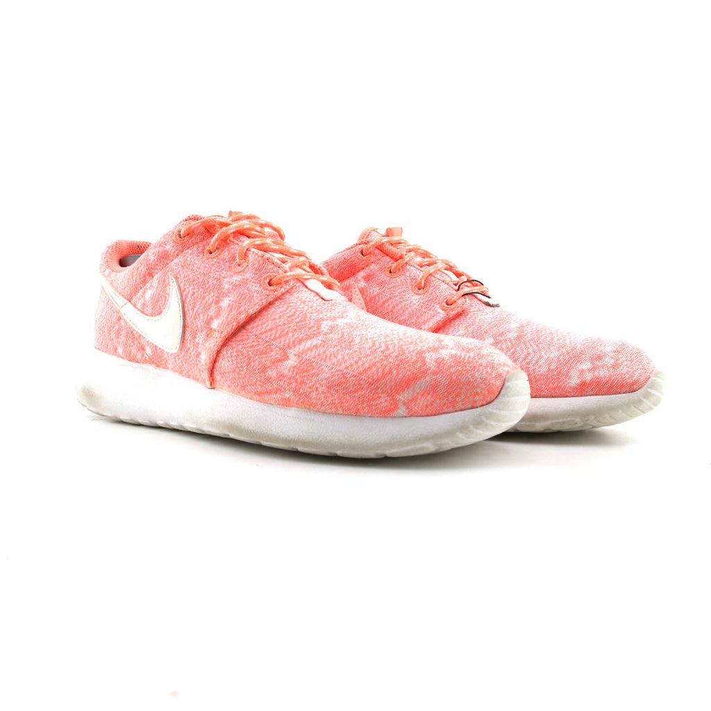 NIKE ROSHE ONE