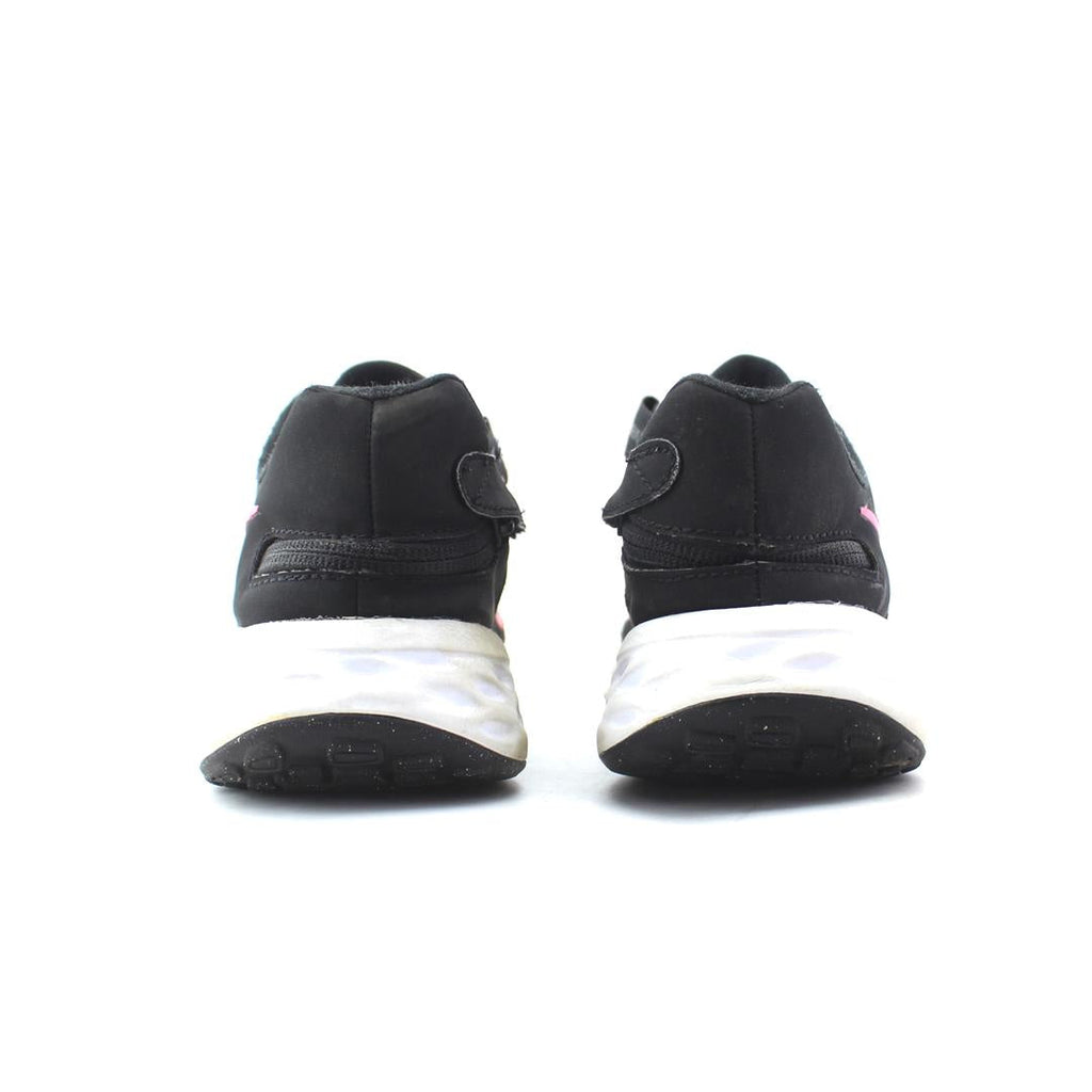 NIKE REVOLUTION 6
