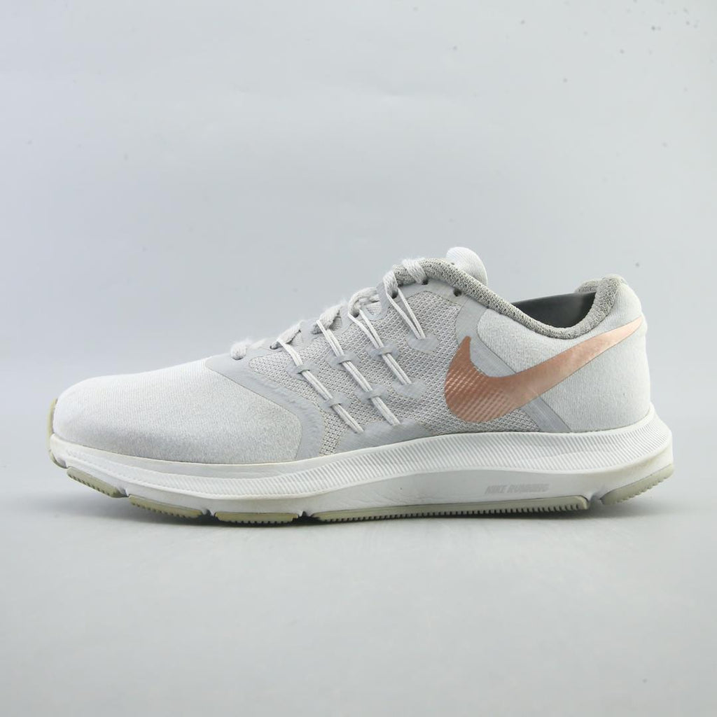 NIKE RUN SWIFT