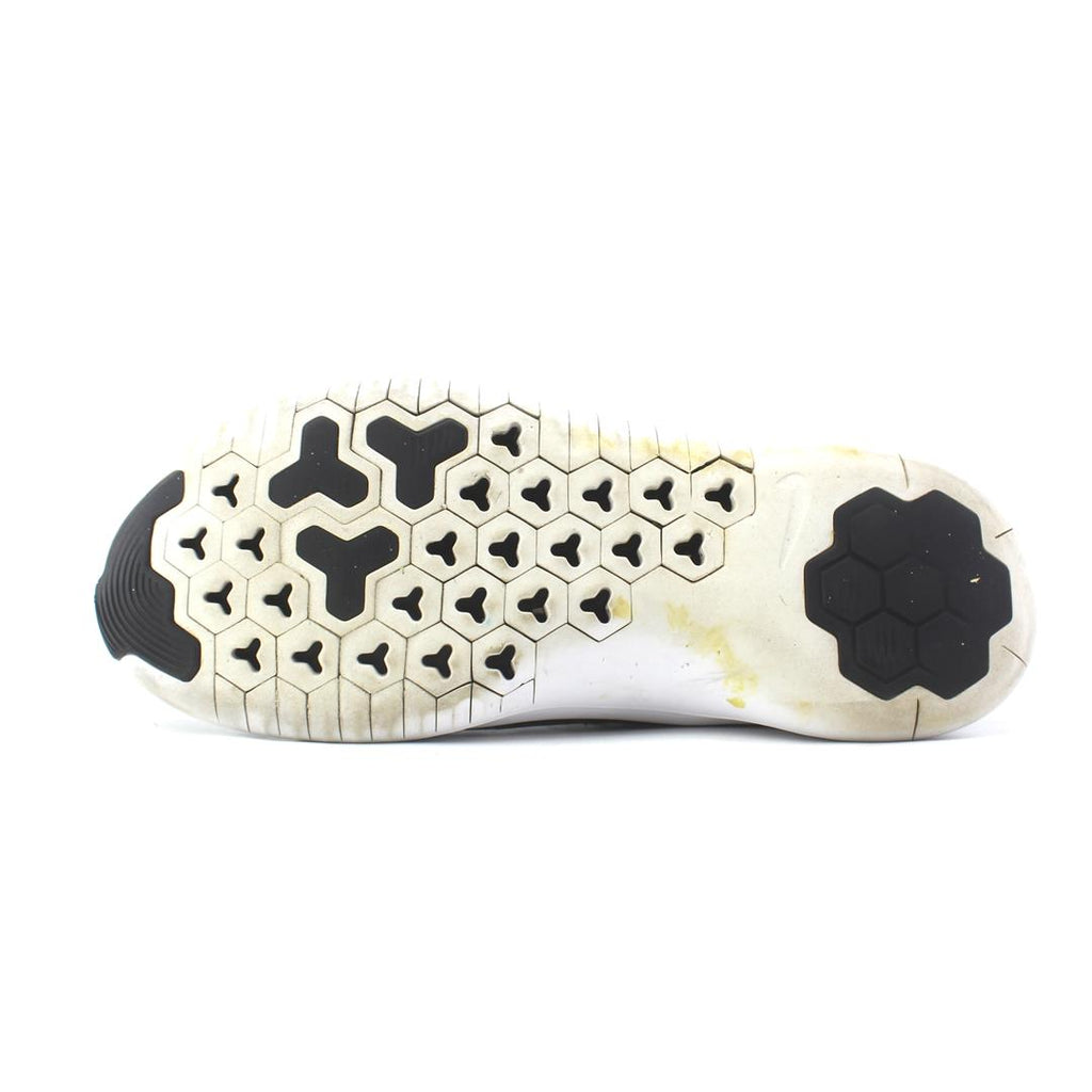 NIKE FREE TR 8