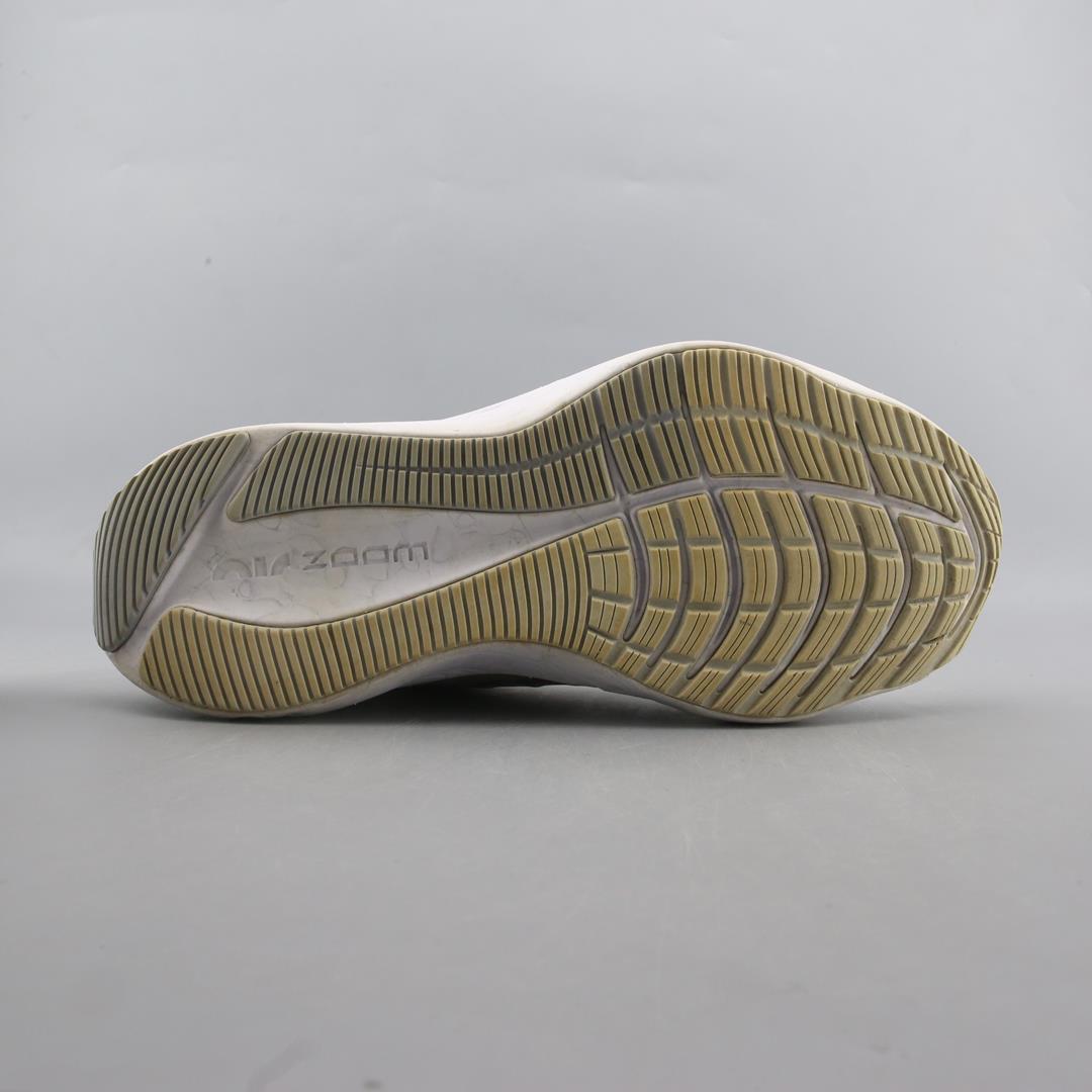 NIKE ZOOM WINFLO 8
