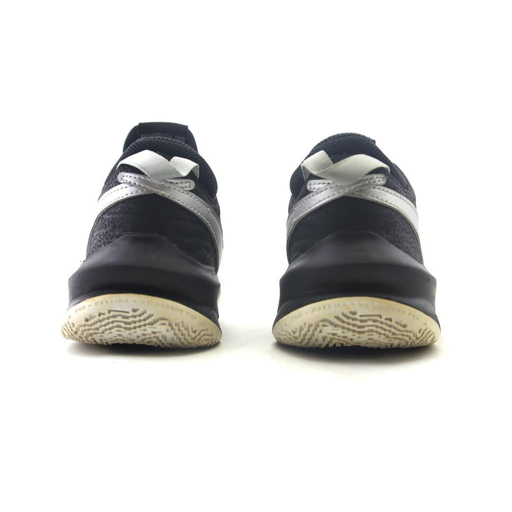 NIKE  TEAM HUSTLE D 10