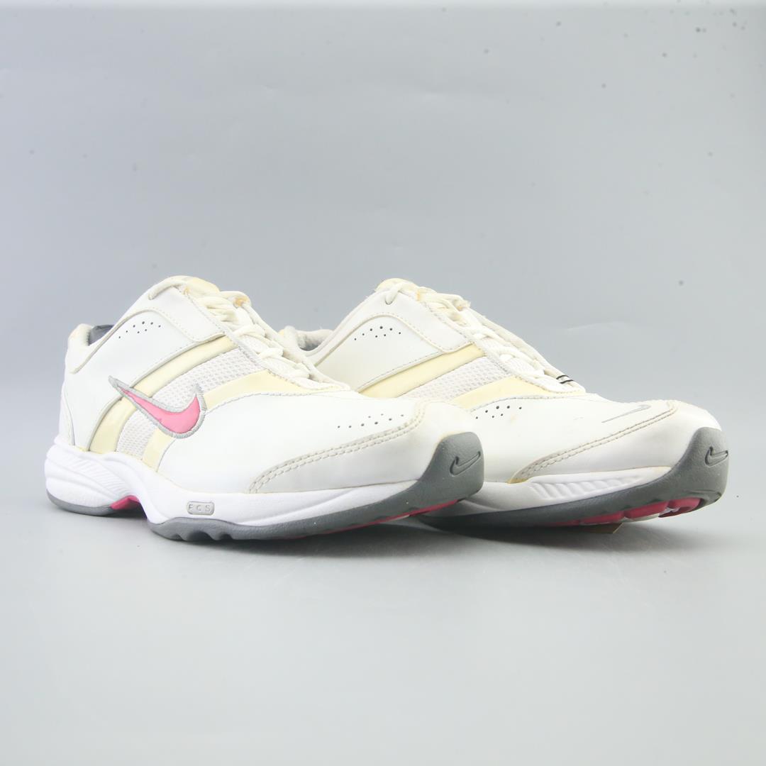 NIKE STEADY 7