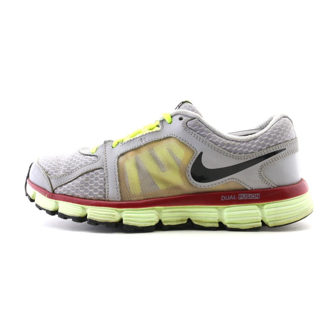 NIKE  DUAL FUSION ST 2