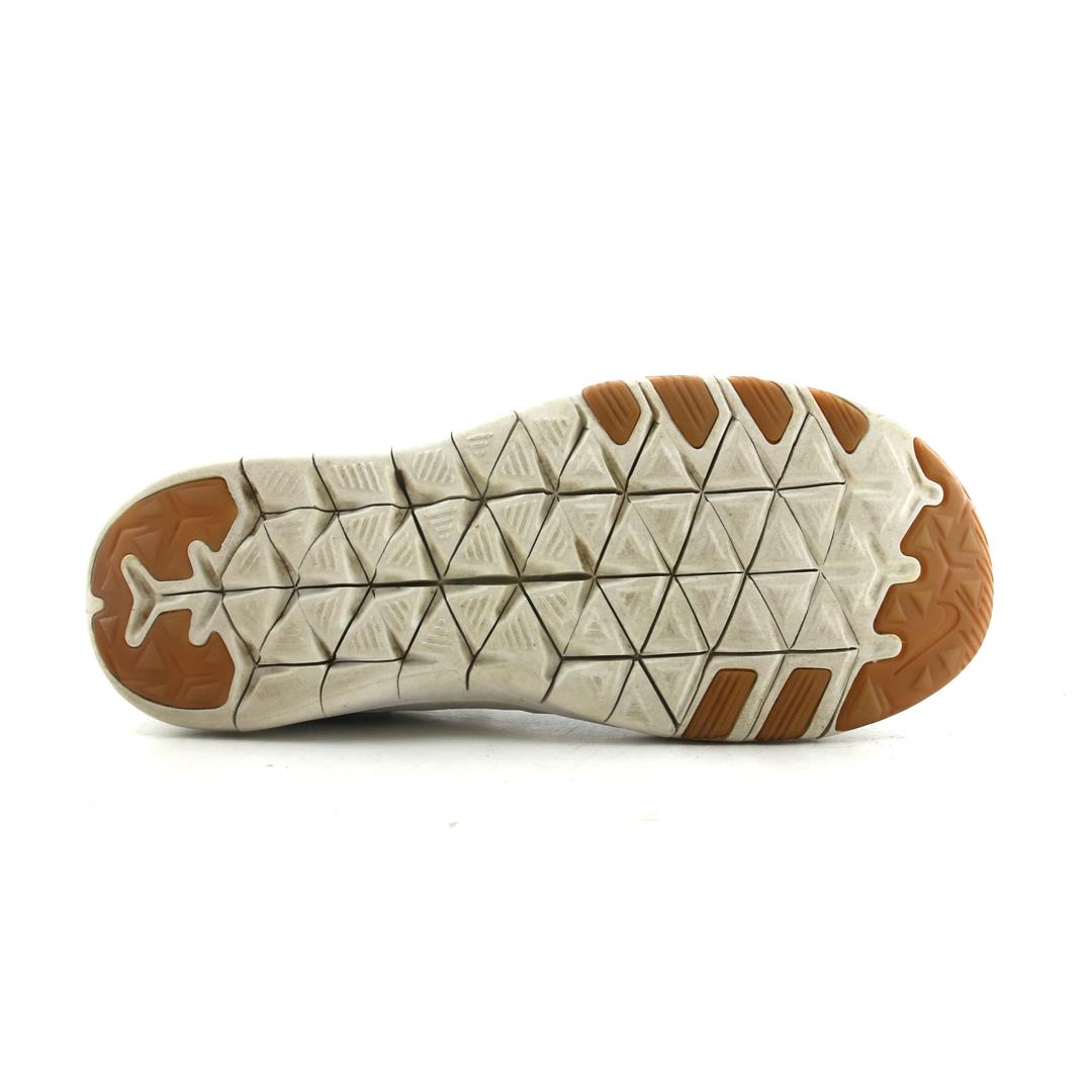 NIKE  FREE TR 7