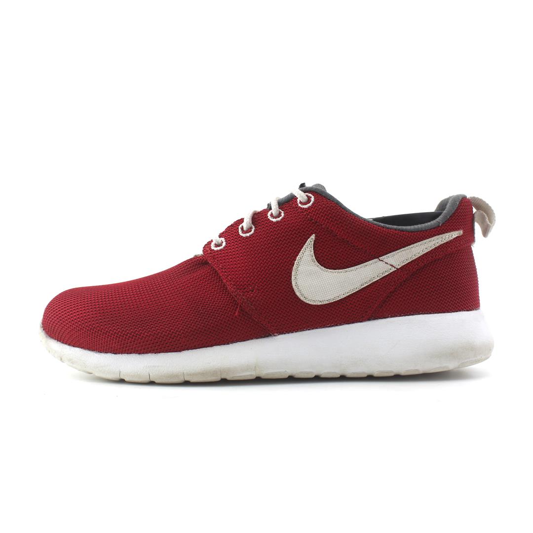 NIKE ROSHE ONE