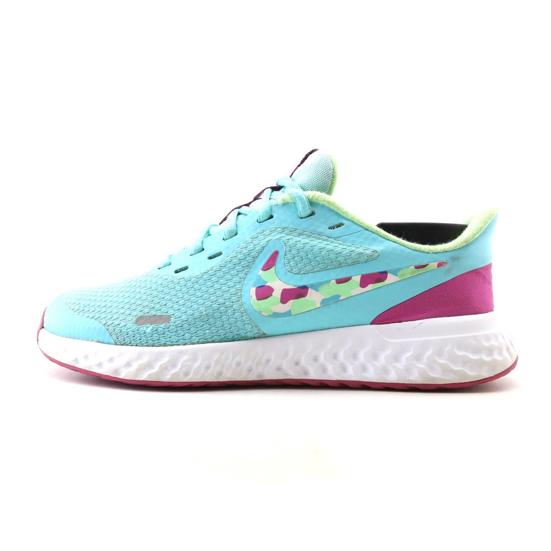 NIKE  REVOLUTION 5