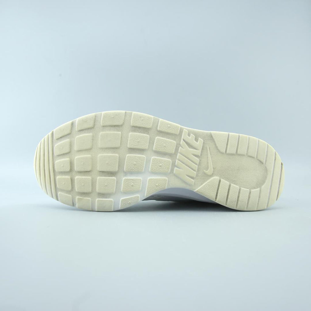 NIKE TANJUN