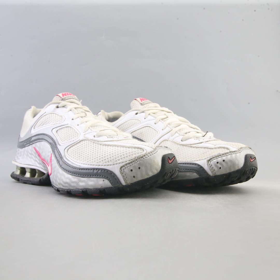NIKE  REAX RUN 5