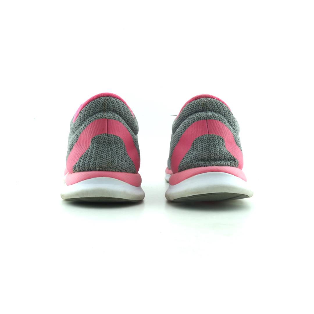NIKE  IN SEASON TR 5