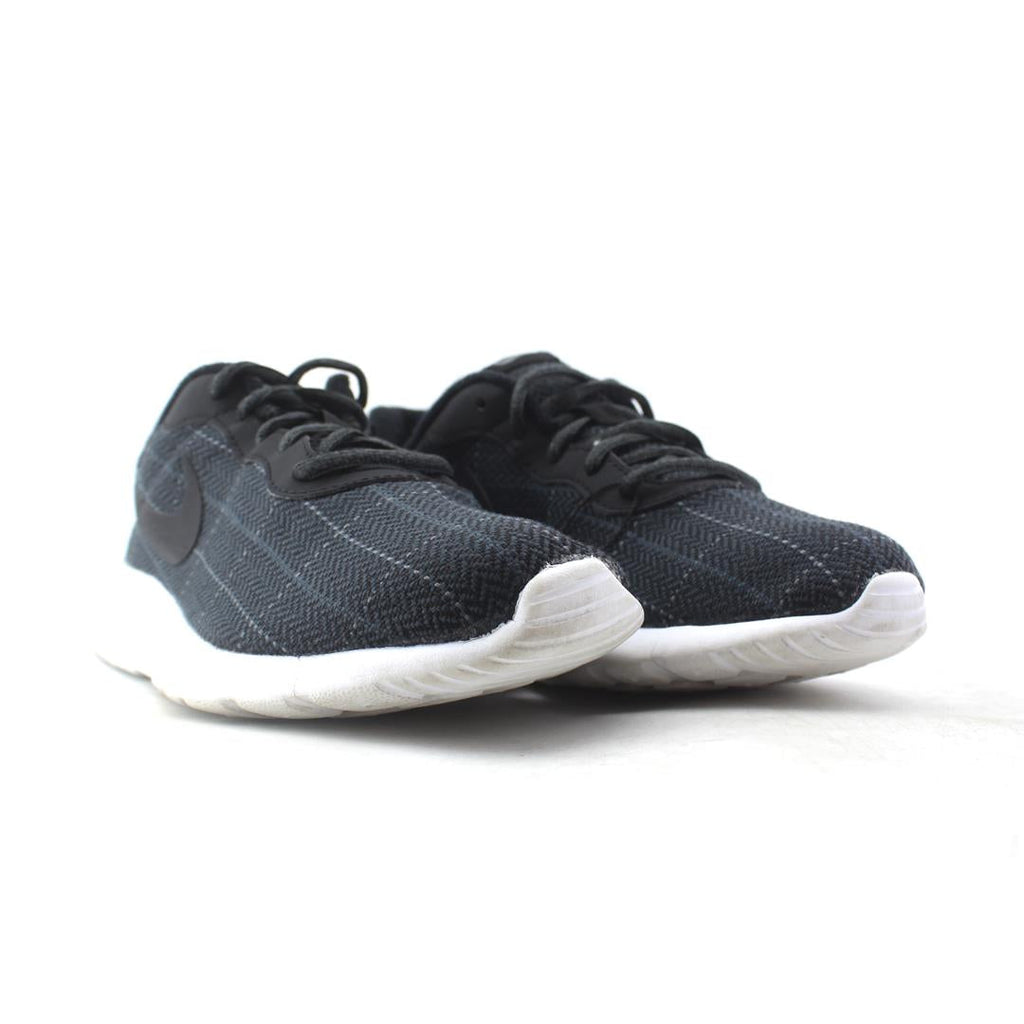 NIKE  TANJUN