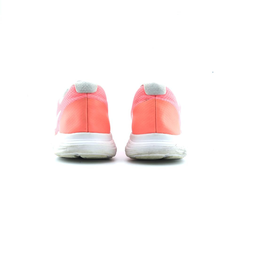NIKE REVOLUTION 3