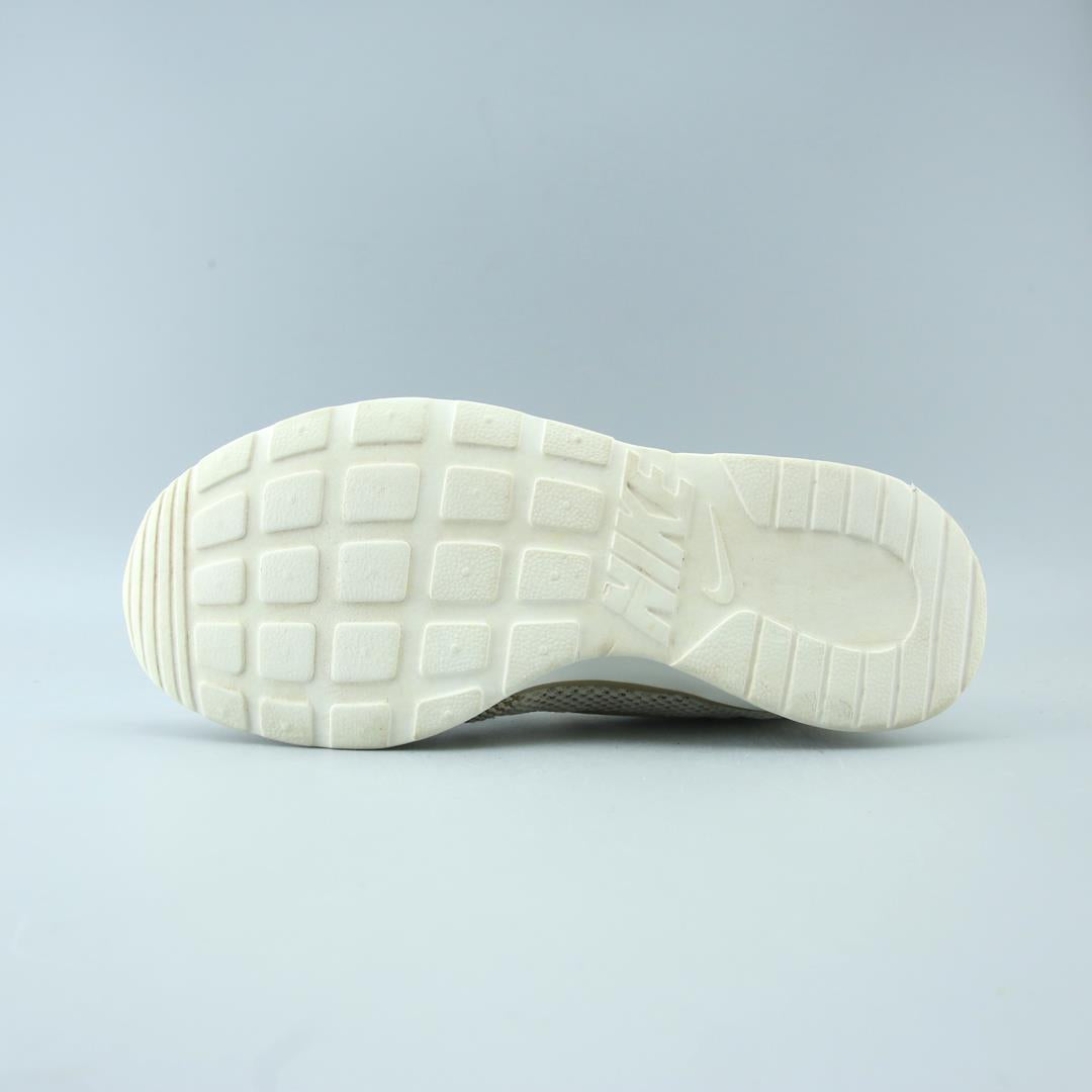 NIKE TANJUN
