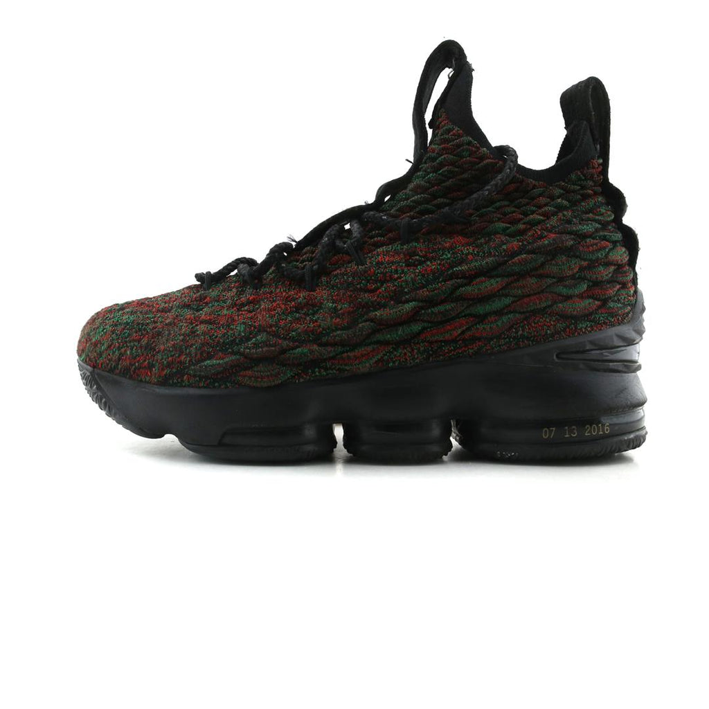 NIKE LEBRON 15