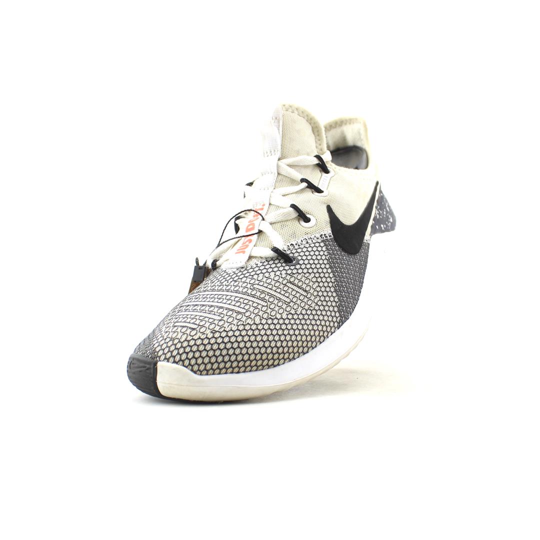 NIKE  FREE TR 8