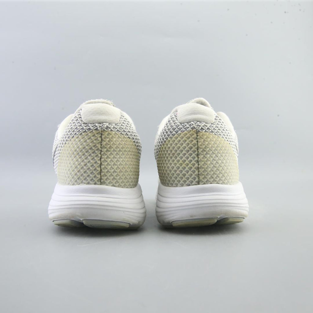 NIKE REVOLUTION 3