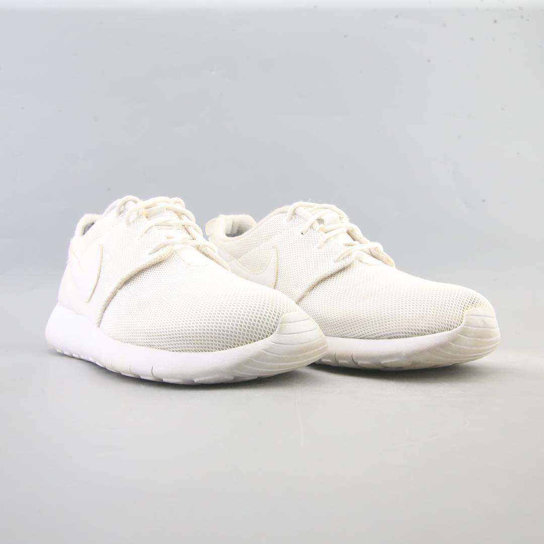 NIKE ROSHE ONE