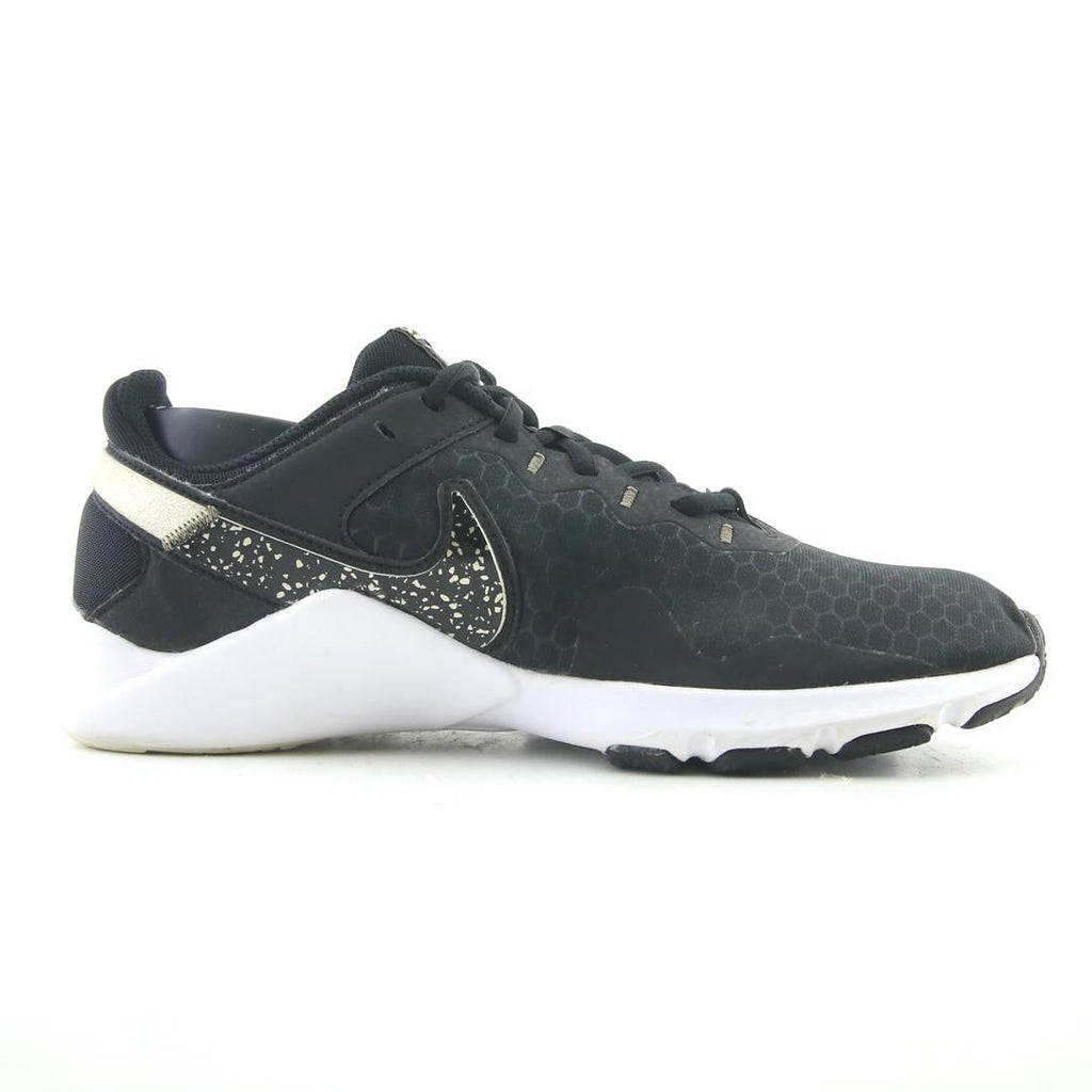 NIKE LEGEND ESSENTIAL 2