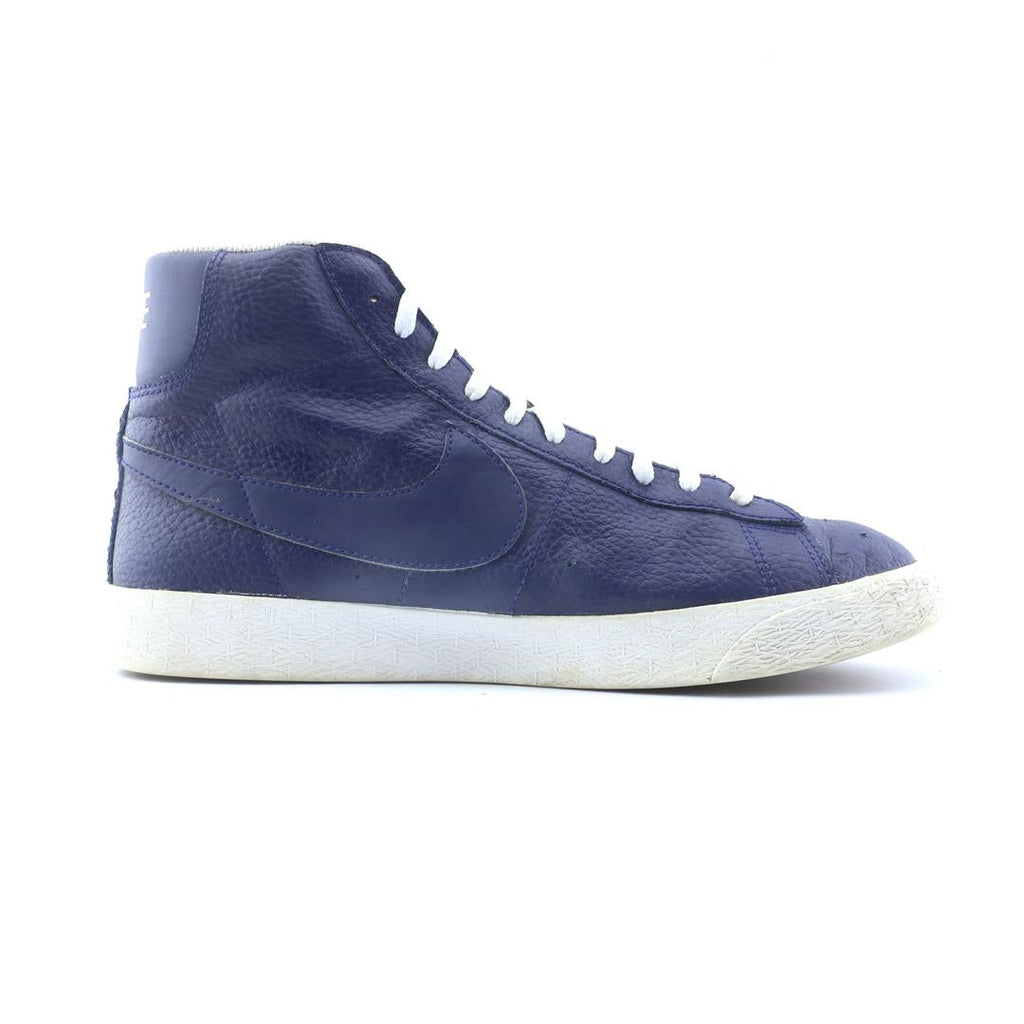 NIKE BLAZER MID