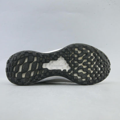 NIKE  REVOLUTION 5