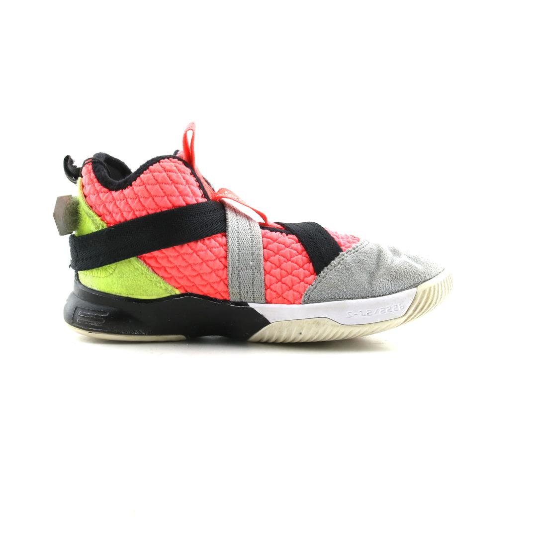 NIKE  LEBRON SOLDIER XII