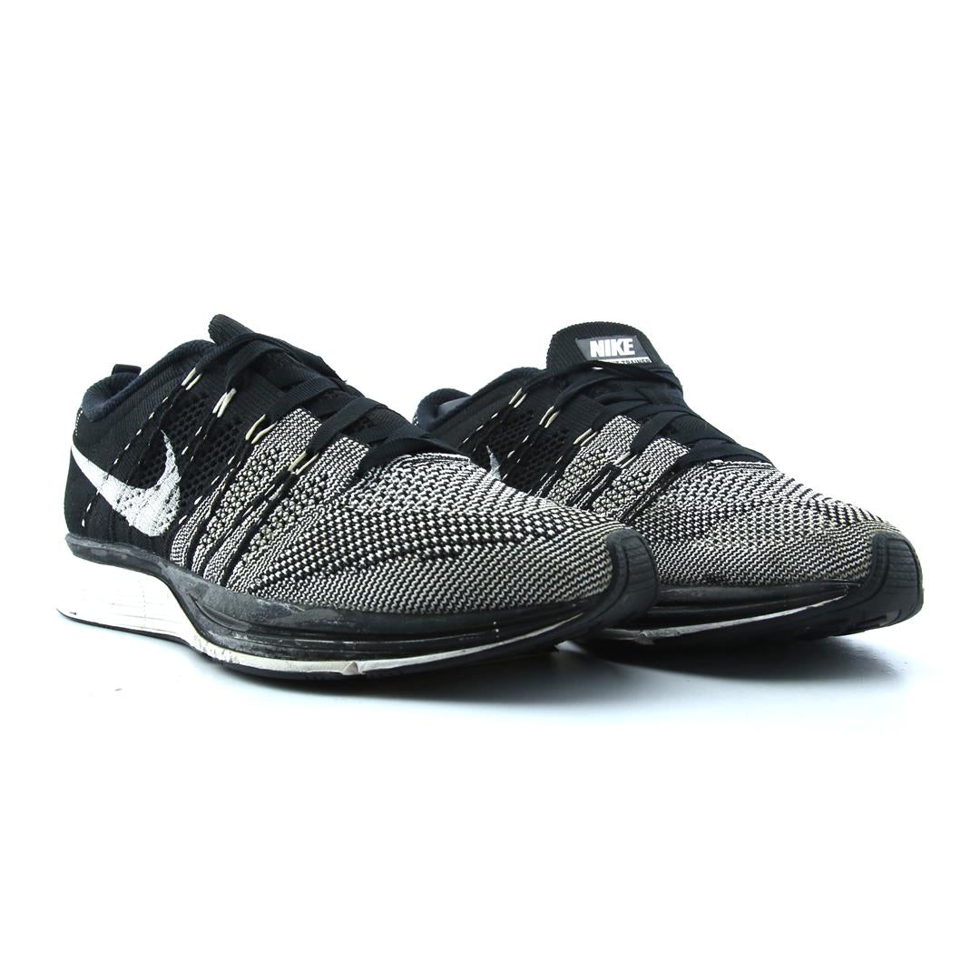 NIKE FLYKNIT TRAINER