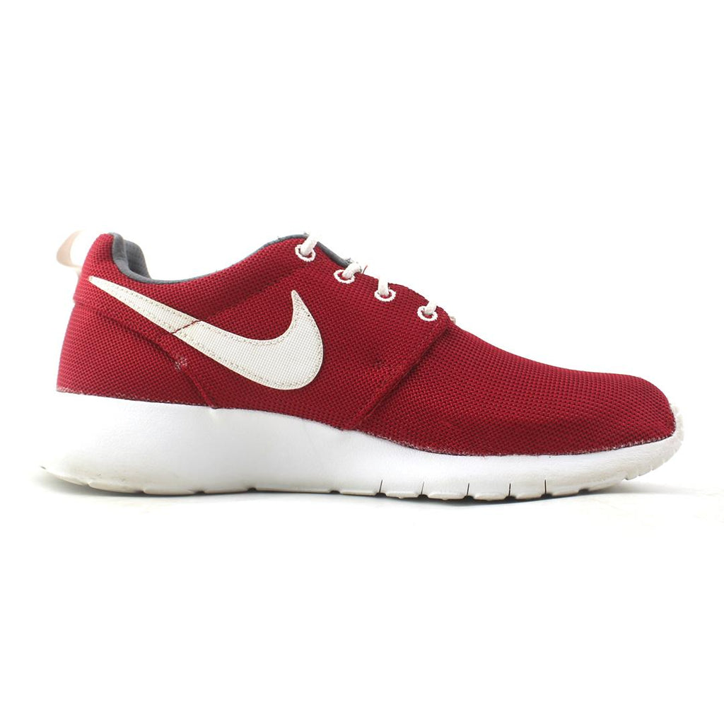 NIKE ROSHE ONE