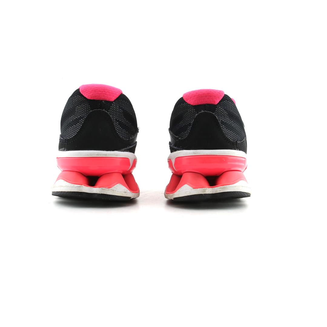 NIKE REAX RUN 9
