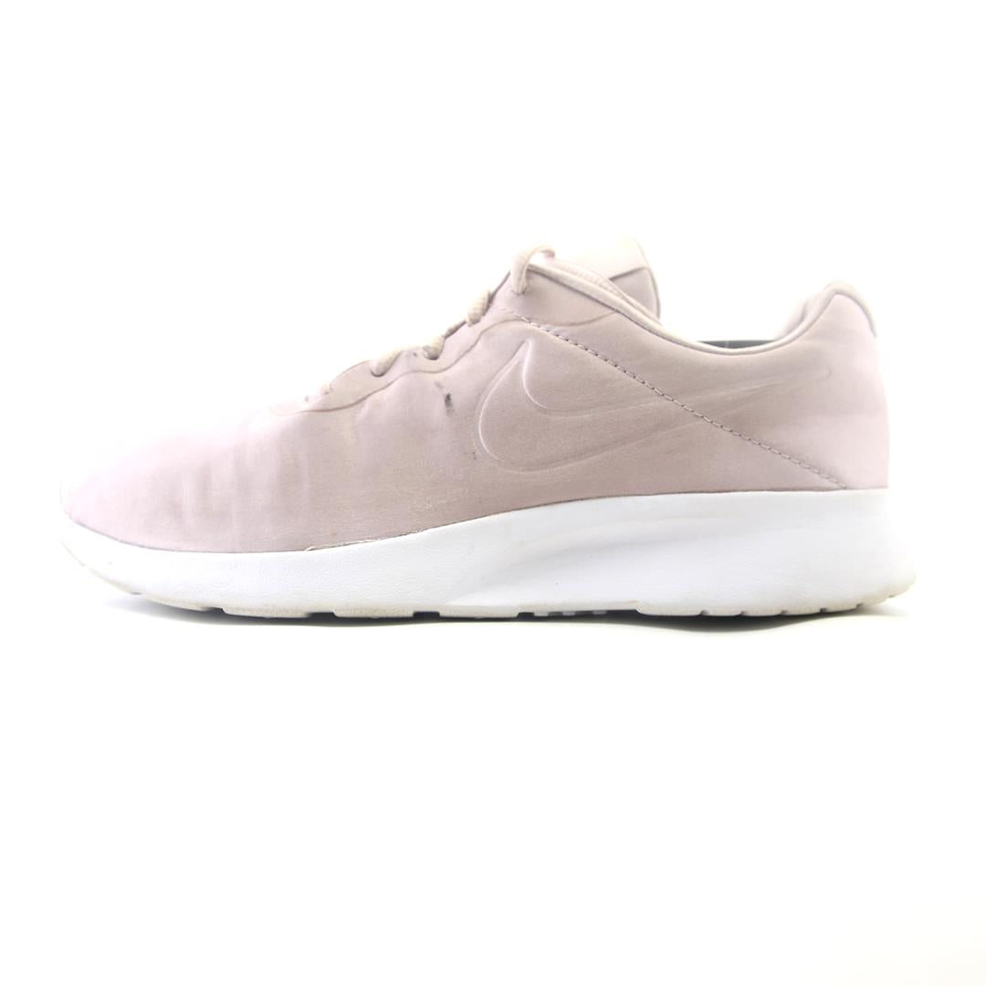 NIKE TANJUN