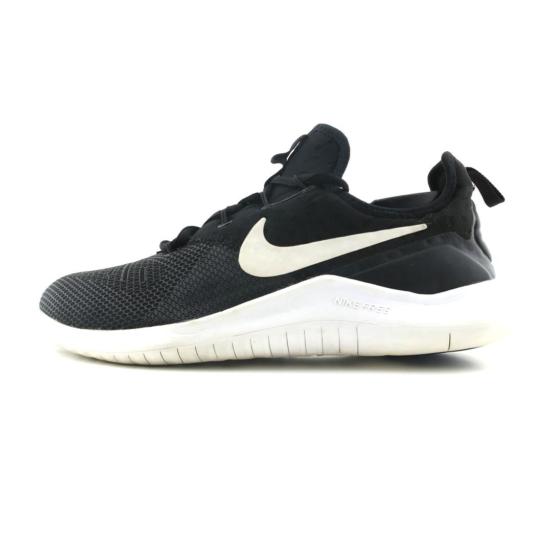 NIKE  FREE TR 8