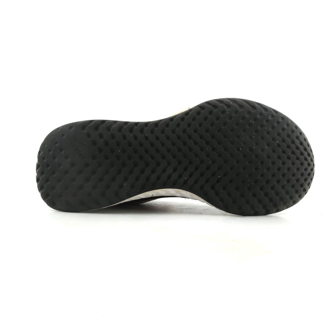 NIKE REVOLUTION 5