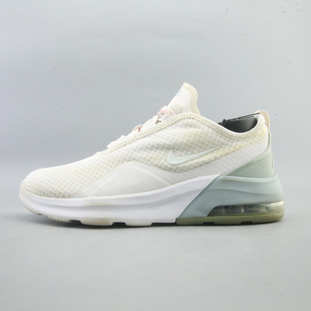 NIKE AIR MAX MOTION 2