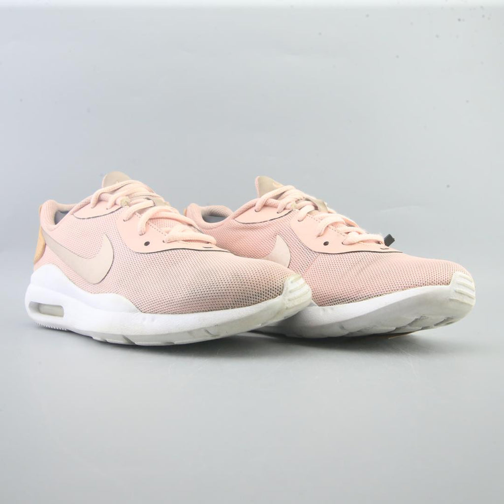NIKE AIR MAX OKETO